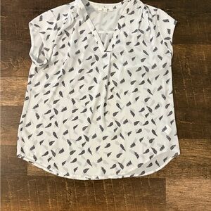 White and Black/pink Patterned (feather) Women's Top